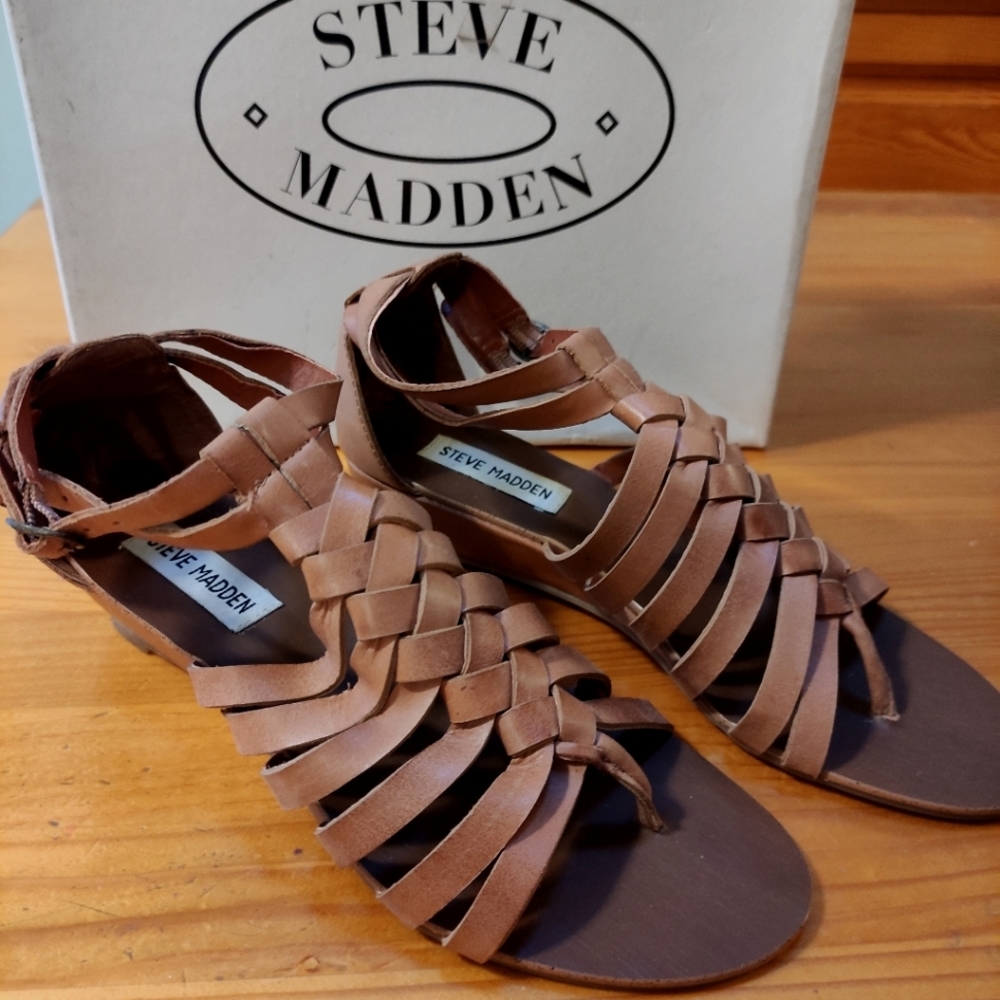 STEVE MADDEN Weave Sandals
